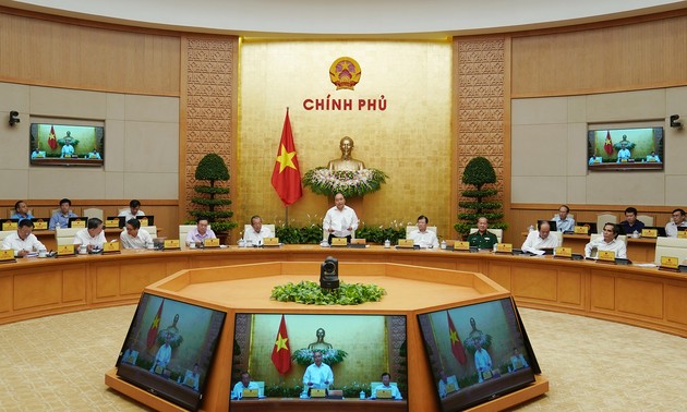  越南政府7月份工作例会在河内召开