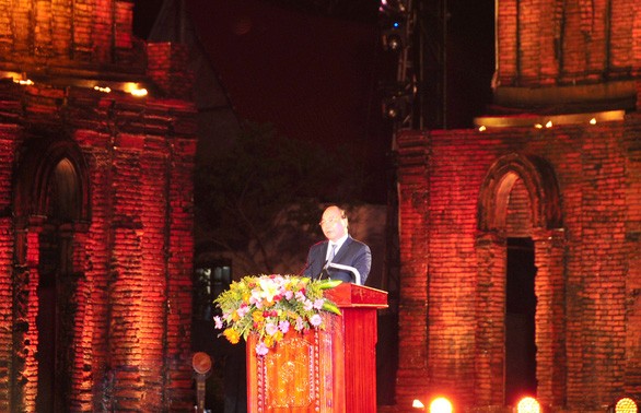 阮春福出席会安古城和美山圣地被UNESCO列入世界文化遗产名录20周年纪念仪式