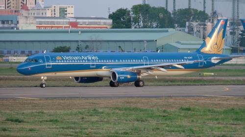 越南航空公司因台风米娜影响而继续调整运营