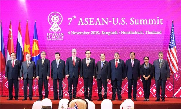 越南政府总理阮春福出席第7次东盟-美国领导人会议和第14届东亚峰会