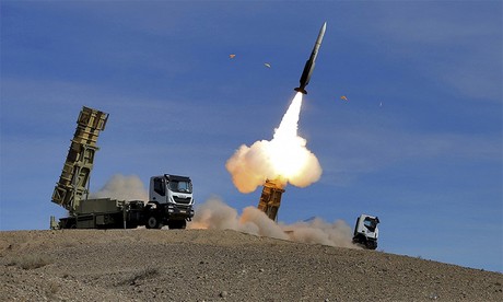 伊朗用地对空导弹摧毁一架“外国无人机”