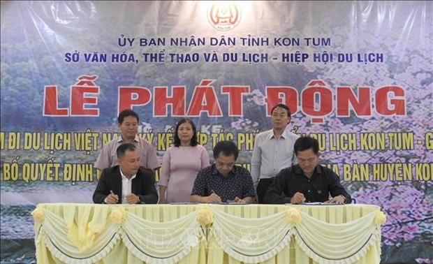 昆嵩省：越南人旅游越南活动启动仪式在昆嵩省举行