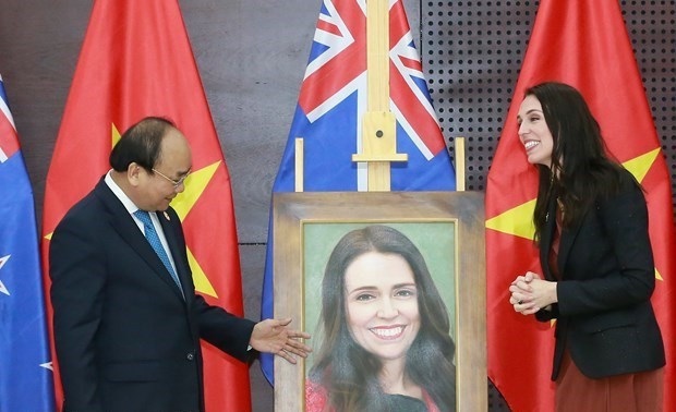 越南愿与新西兰共同推动两国关系迈上新台阶