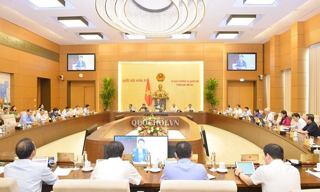 越南国会常委会第47次会议开幕