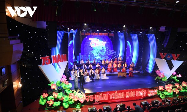 越南之声隆重举行台庆75周年纪念大会
