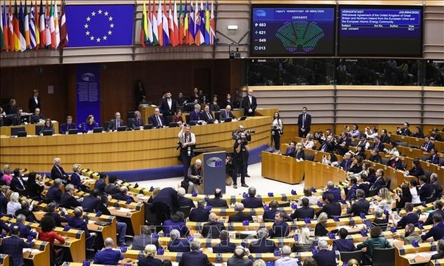 欧洲议会与欧盟成员达成协议，为长期预算案获得批准铺路