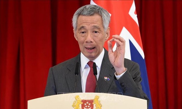 新加坡总理李显龙建议东亚峰会成员国在三个领域加强合作