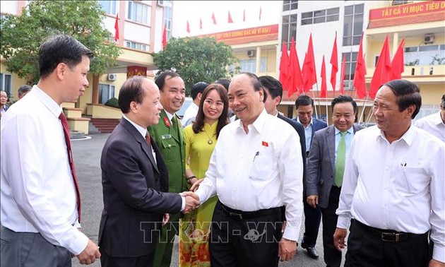 政府总理阮春福与海防市选民接触