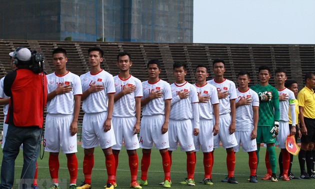 主教练朴恒绪召集37名球员参加越南足球队集训