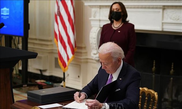 美国总统拜登签署两项经济行政令