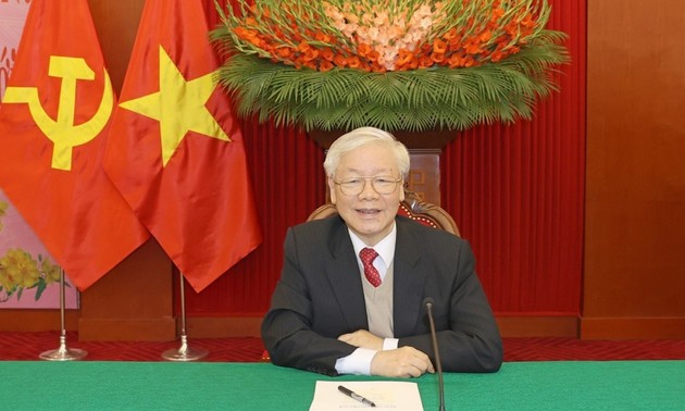 越共中央总书记国家主席阮富仲收到的贺电和贺信