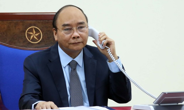 老挝政府总理通论、柬埔寨首相洪森与越南政府总理阮春福通电话