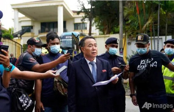 朝鲜驻马来西亚使馆人员及其家属离开马来西亚
