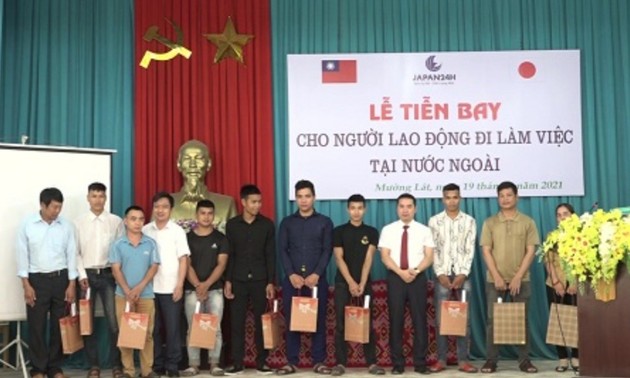 为清化省孟叻县居民提供国外务工机会和社会民生保障