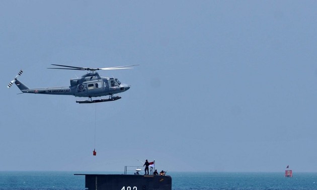 印度尼西亚与时间赛跑 搜救失踪潜艇