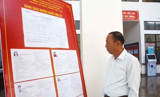 越南14个省市部分地方将提前投票