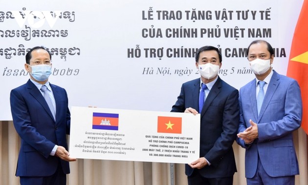 越南政府向柬埔寨政府提供医疗物资​助力柬埔寨防控疫情