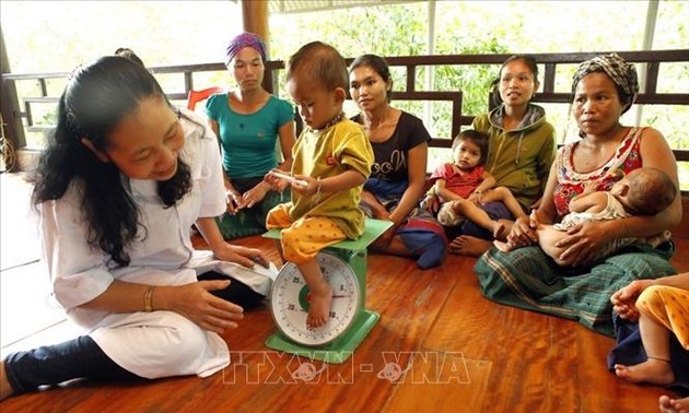 7·11世界人口日：越南在疫情中维持生殖健康咨询、照顾服务