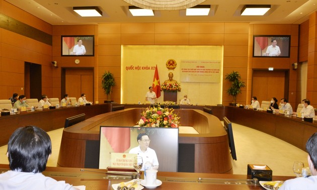越南国会、祖国阵线研究完善《选举法》