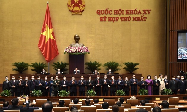 越南国会批准4名副总理、22名部长及部级机关首长名单