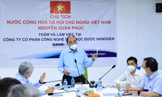 国家主席阮春福要求加快Nanocovax新冠疫苗试验进度