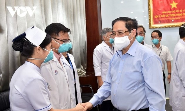 越南政府总理范明政致公开信，鼓舞防疫一线人员