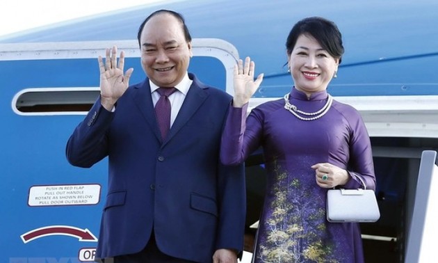 越南国家主席阮春福启程访问老挝