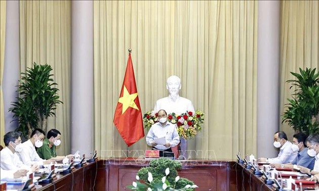 越南国家主席阮春福：认真落实2021年特赦工作