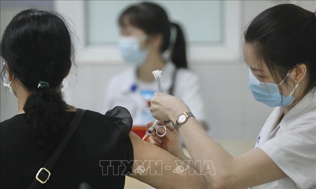 越南首款新冠肺炎疫苗注册申报资料移交给药品和药用成分注册咨询委员会审评