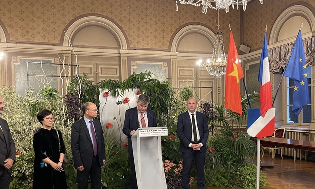 越南加强与法国各地的经济、文化交流合作
