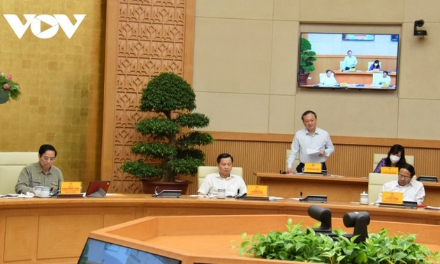 越南政府总理范明政：慎重地重新开放、放宽封锁