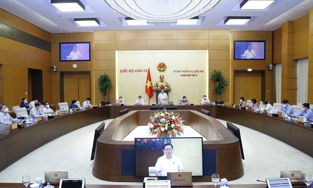 越南国会有可能于年底多举行一次专题会议以解决迫切问题
