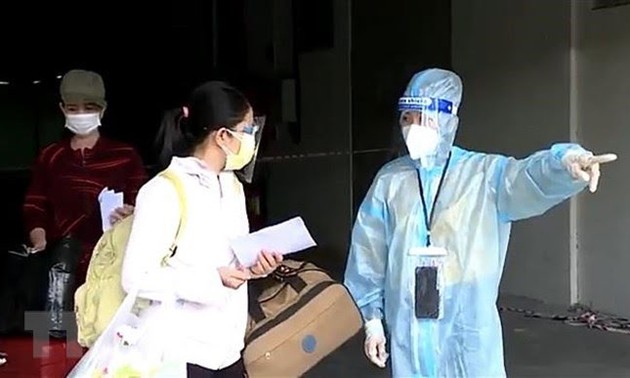 越南国会社会委员会审查政府关于新冠肺炎疫情防控工作的报告草案