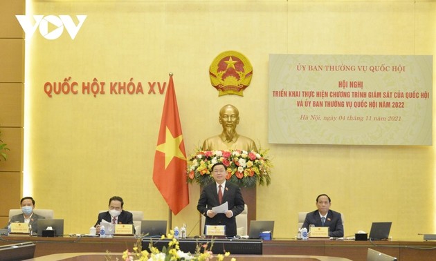 越南国会主席王庭惠主持监督计划实施视频会议