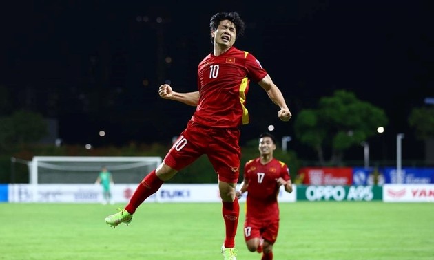 越南足球队3比0击败马来西亚队