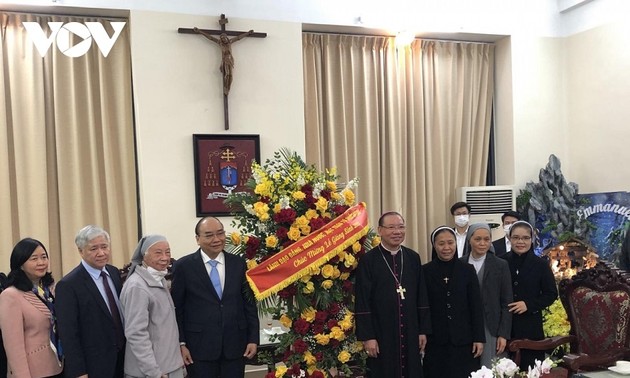 越南国家主席阮春福向天主教信教群众祝贺2021年圣诞节