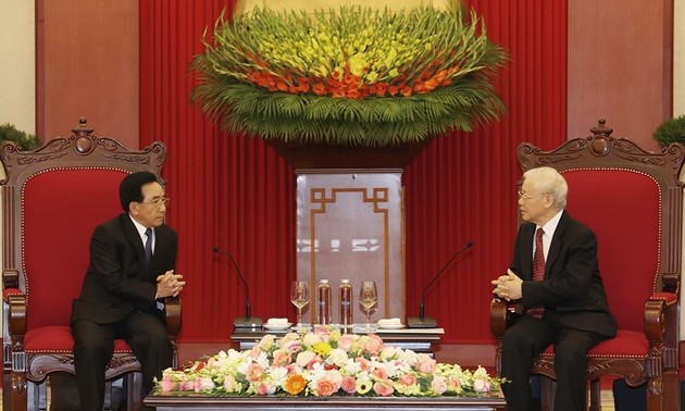 越共中央总书记阮富仲会见老挝政府总理潘坎