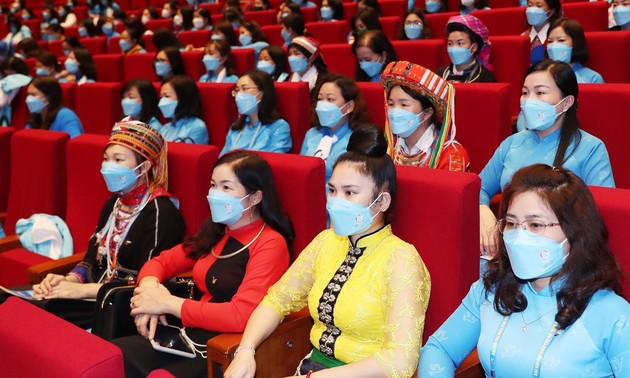 越南妇女第十三次全国代表大会进入第一天