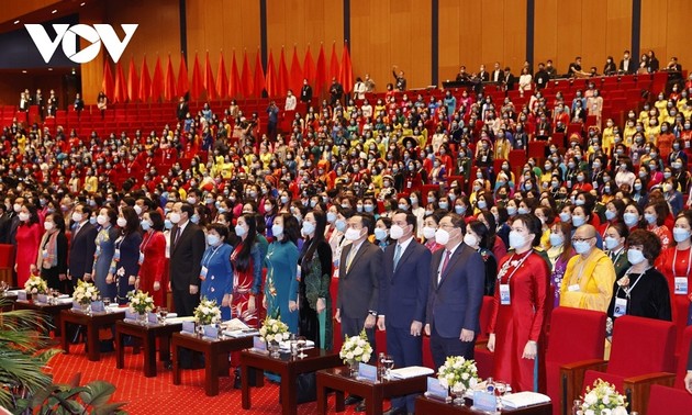 越南政府总理范明政：进一步发挥越南妇女潜力和创造力