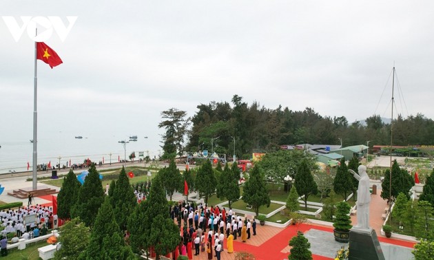 广宁省姑苏岛升国旗仪式隆重举行
