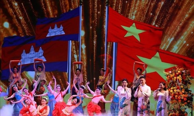 越柬建交55周年纪念典礼在首都河内举行