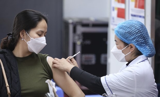越南7月27日有7500多名新冠肺炎患者治愈出院