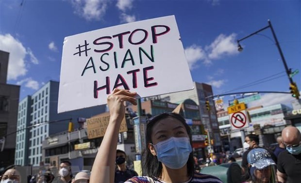 美国亚裔仍面临仇恨和种族歧视
