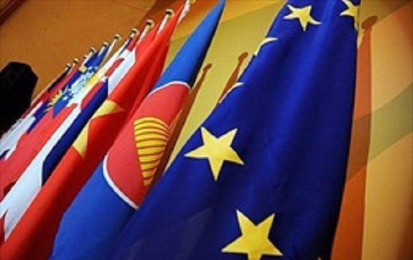 欧盟和东盟举行峰会以发展供应链