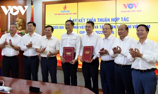 越南之声与国家油气集团签署合作协议