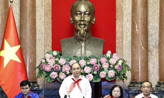 越南国家主席阮春福：少年儿童追随父辈的脚步，不断学习和锻炼