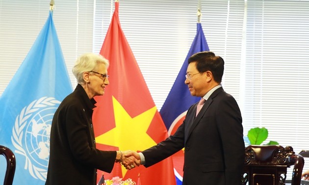 越南着力促进双边合作关系