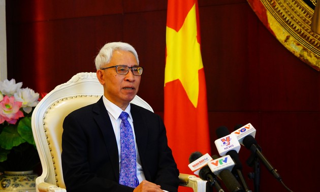 越共中央总书记阮富仲对中国的访问对深化越中两国关系具有重要意义