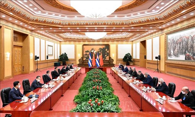 中国和古巴发表关于深化关系的联合声明