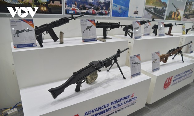 2022年越南国际防务展展示多种现代武器和技术
